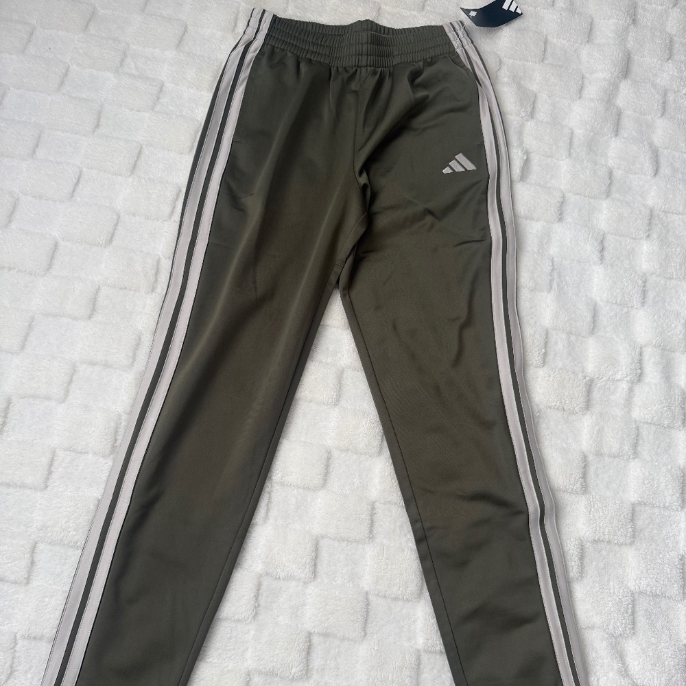 Boys Adidas pants NWT size 14/16